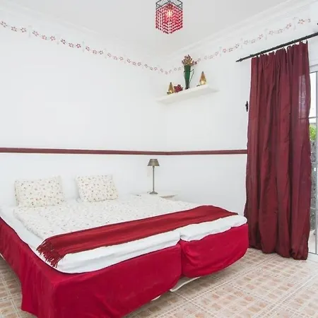 Puerto Del Carmen Sleeps 8 Pool Air Con Wifi * Puerto del Carmen (Lanzarote)